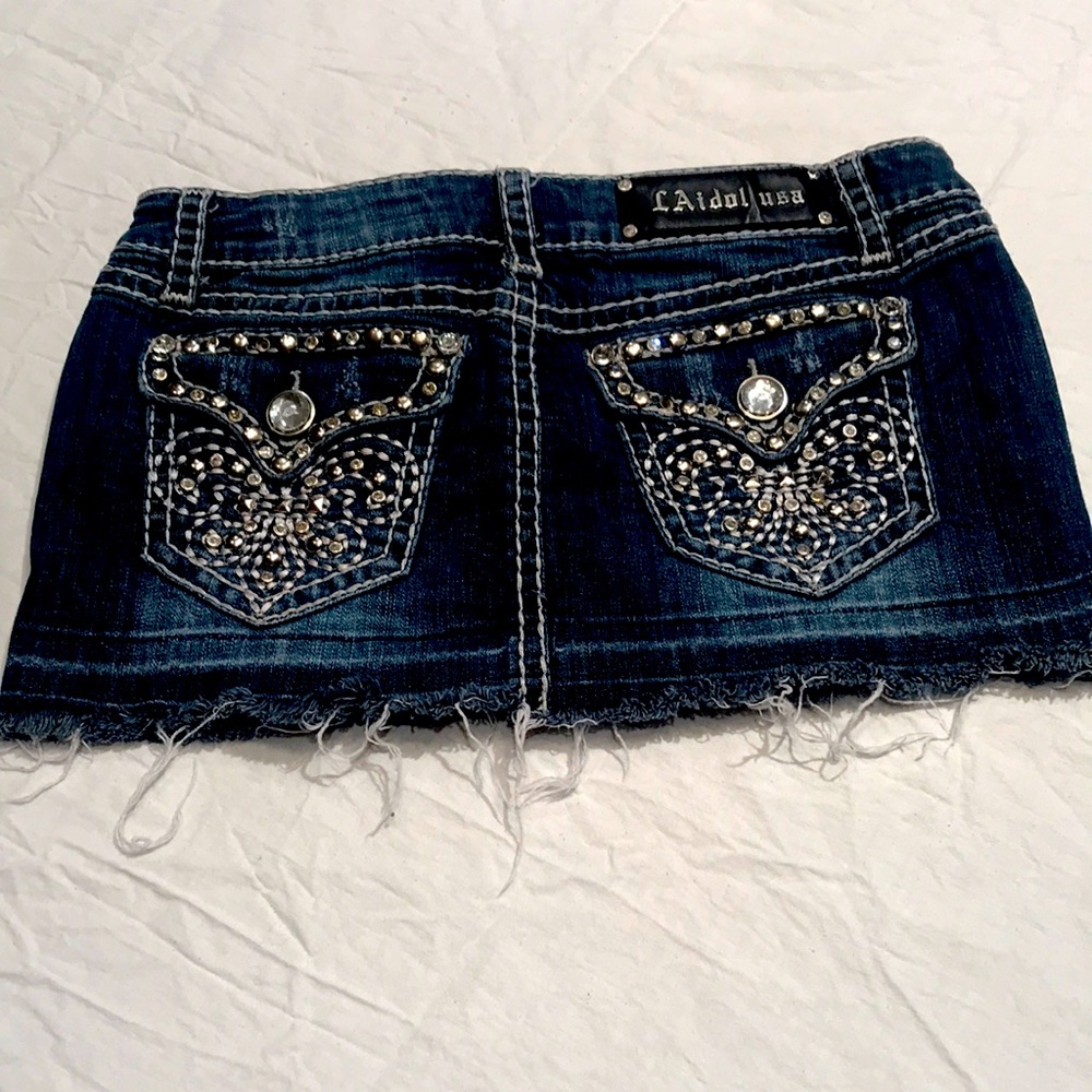 LA Idol USA, short skirt, size L, frayed Bottom, w/lots of bling!